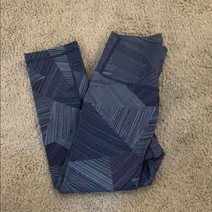Lululemon NEW Cropped Navy Blue Pattern Leggings